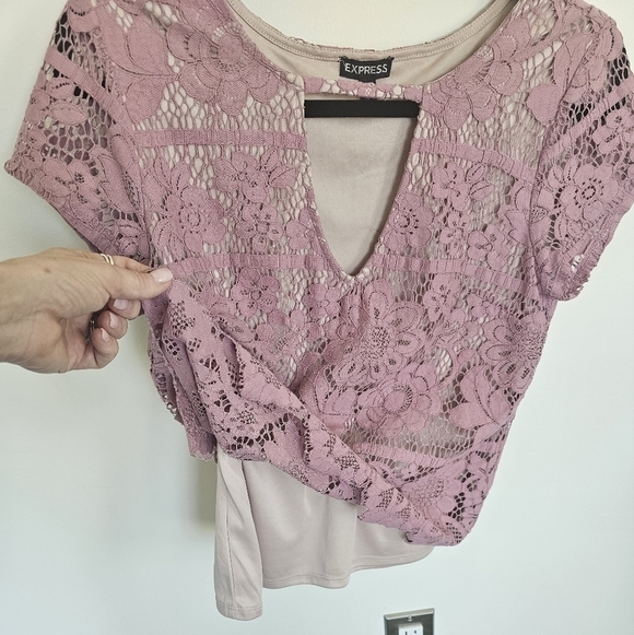 Express Mauve Purple Lace Overlay Peekaboo Neckline Short Sleeve Top - Picture 5 of 9